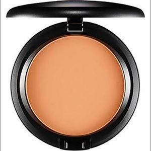 MAC Pro Longwear Pressed Powder